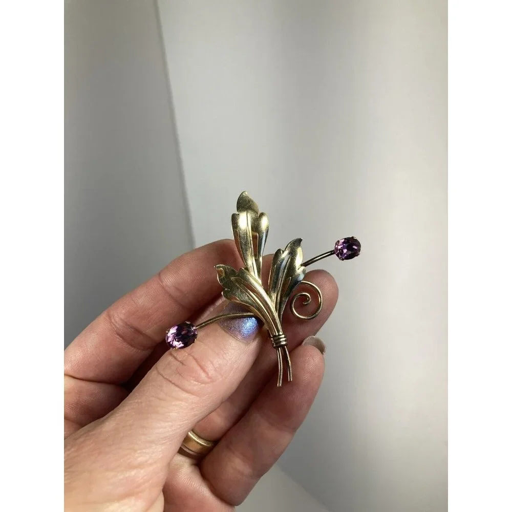 Vintage Van Dell Signed Gold Filled 12 K Women's Brooch with Purple Glass Stones - Picture 3 of 5
